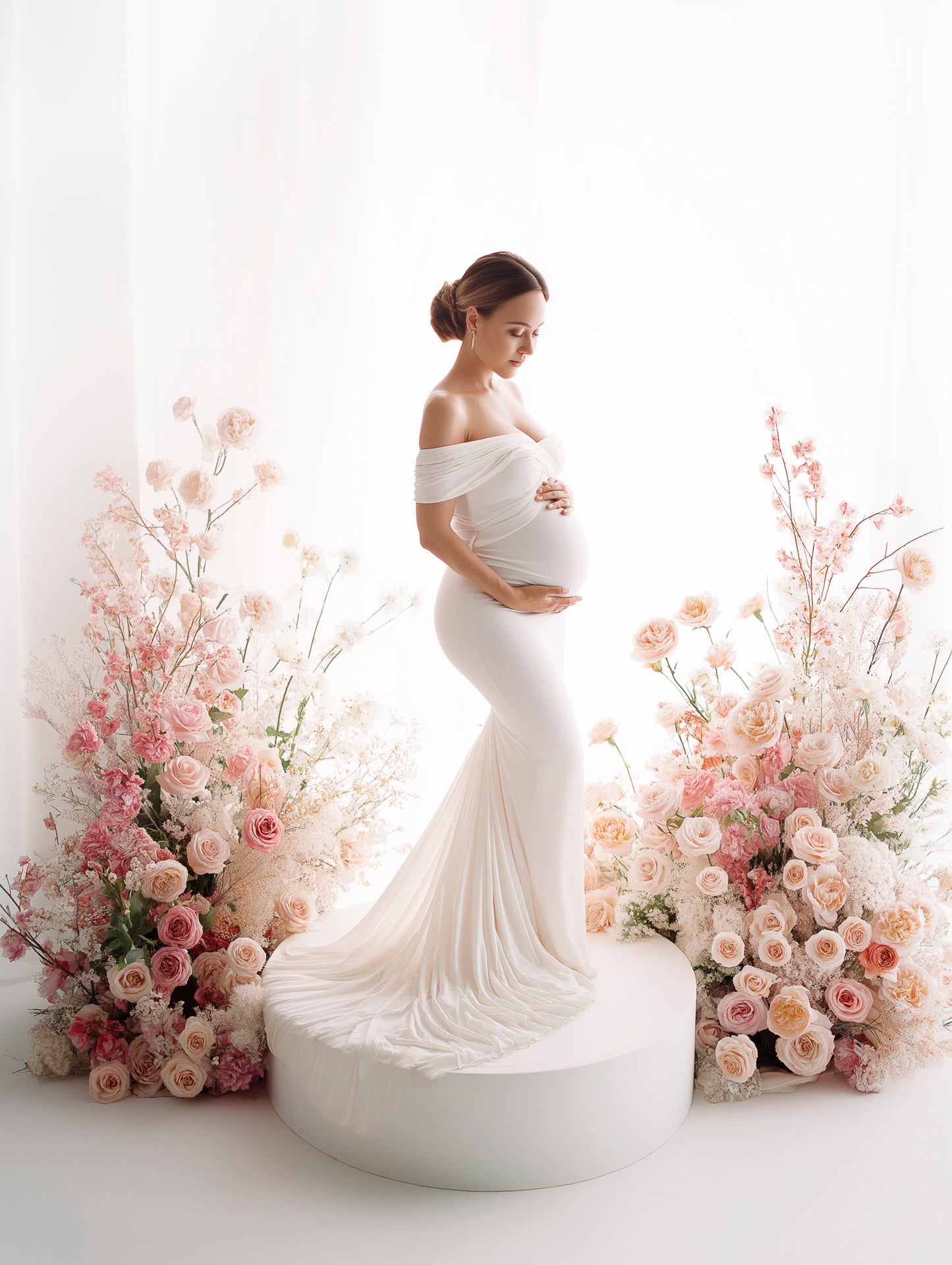 Maternity photo background with podium and flowers