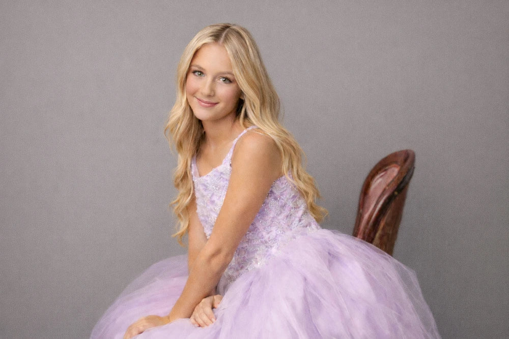 Clean studio photo backgrounds for crisp modern look